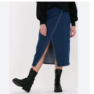Midi Denim Skirt - Blue like new  size L